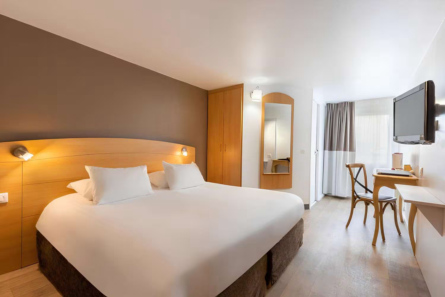 Sure Hotel Plaisir